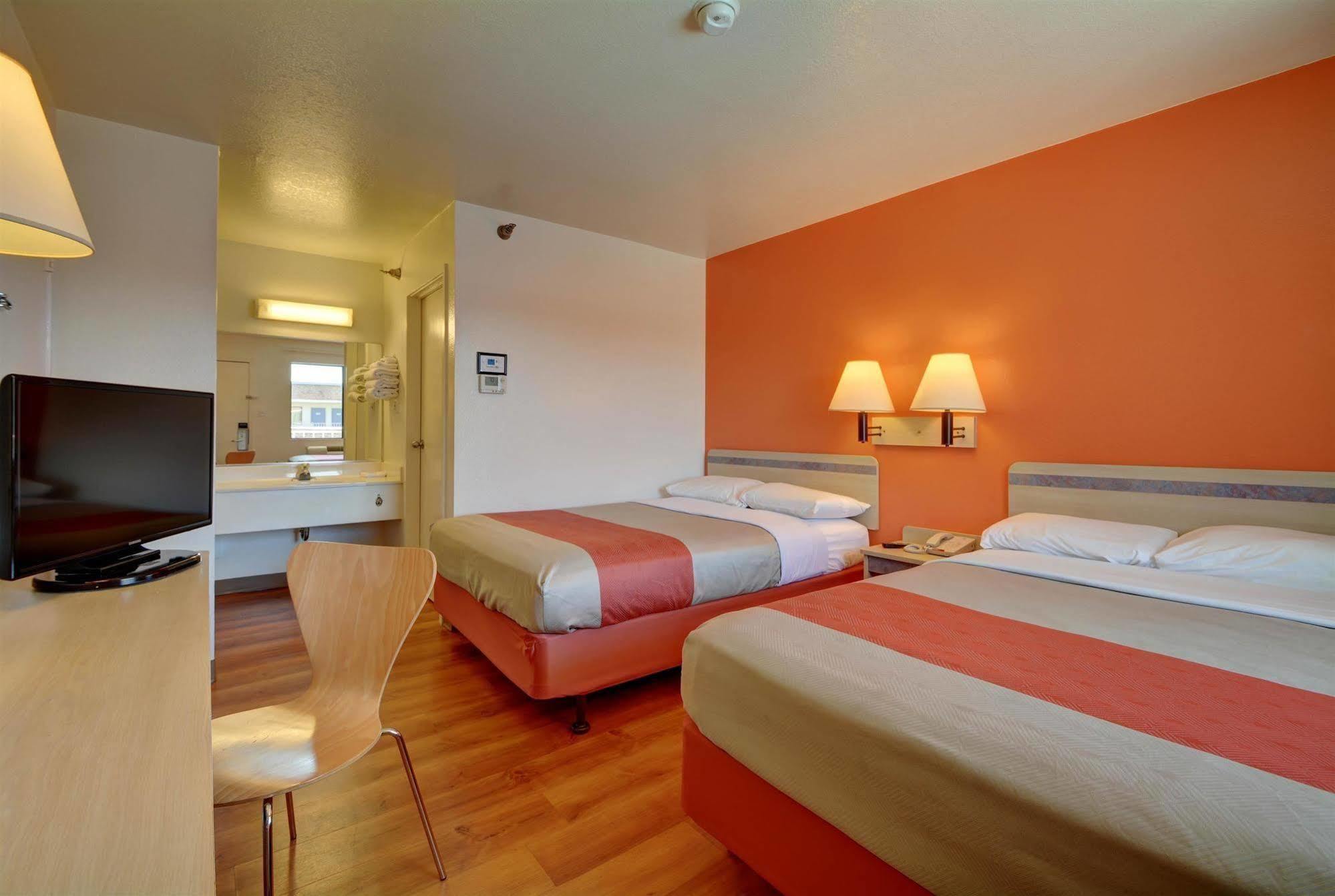 Motel 6-Windsor Locks, Ct - Hartford Exterior photo