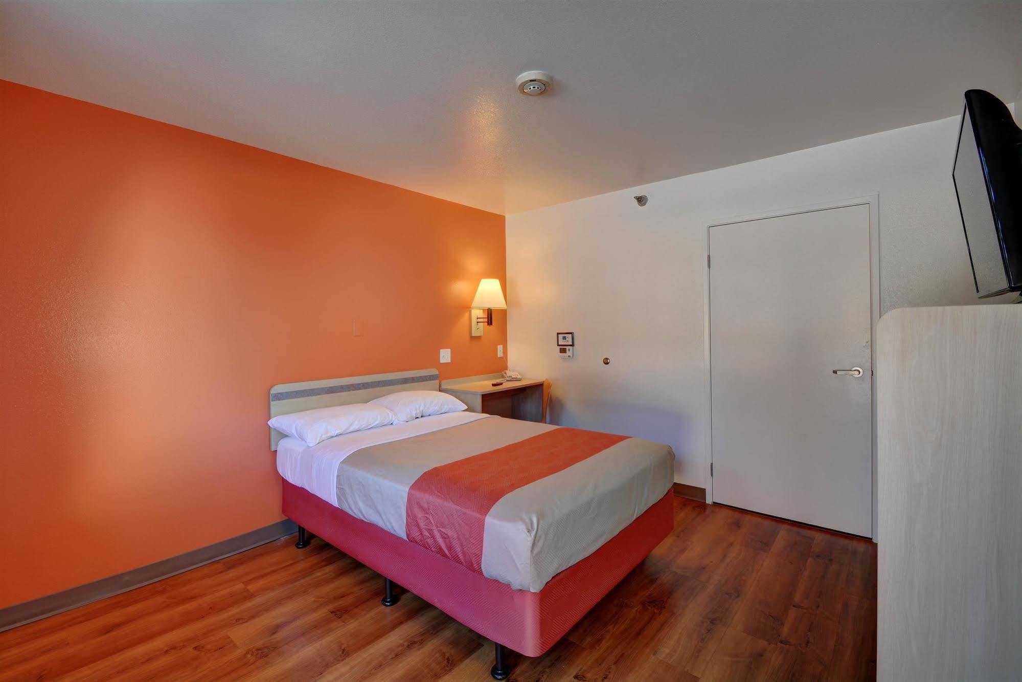 Motel 6-Windsor Locks, Ct - Hartford Exterior photo