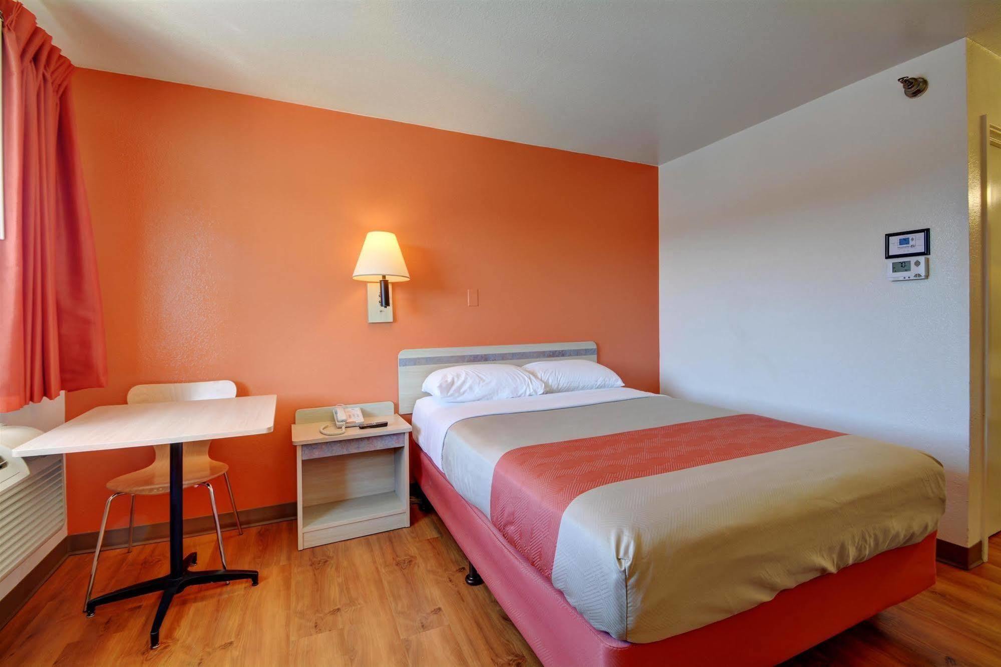 Motel 6-Windsor Locks, Ct - Hartford Exterior photo