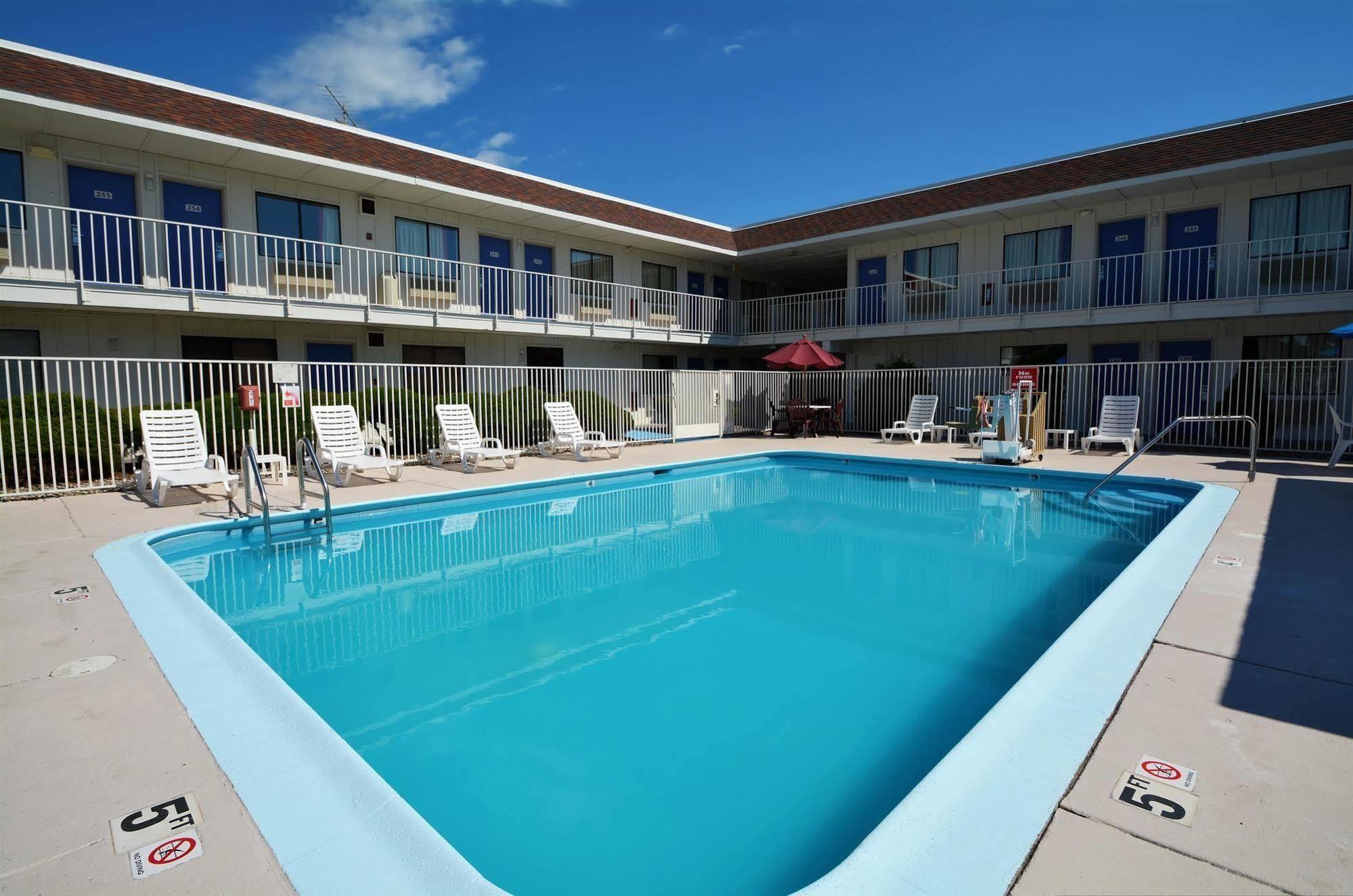 Motel 6-Windsor Locks, Ct - Hartford Exterior photo